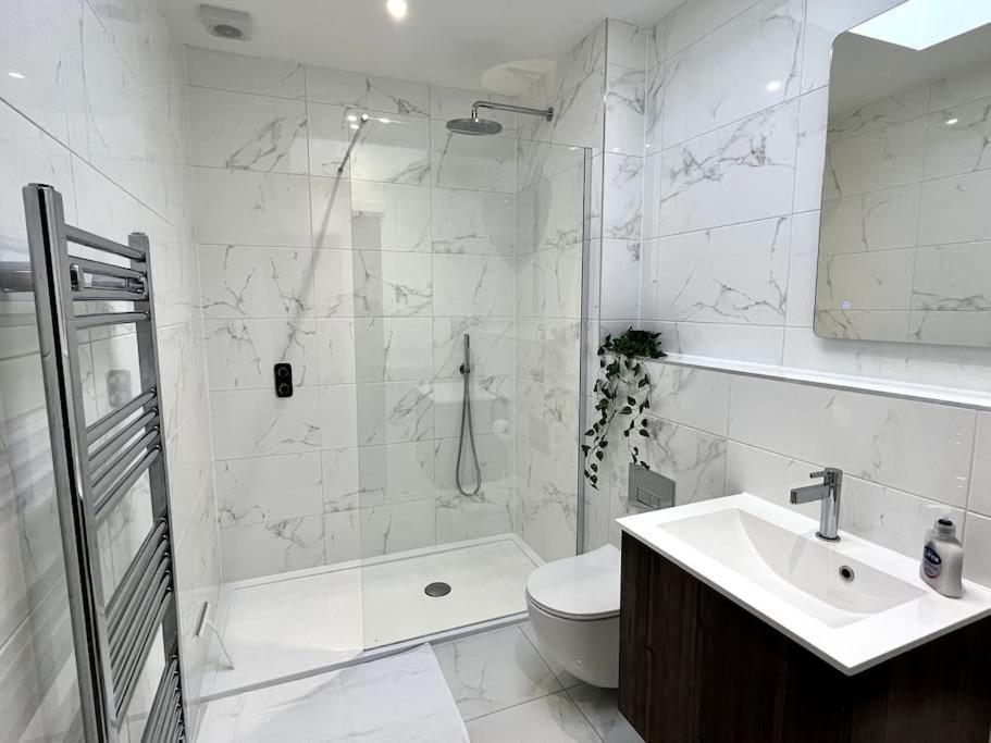Luxury 3 Bed House W Parking & Garden! 1 Villa บอร์นมัธ ภายนอก รูปภาพ